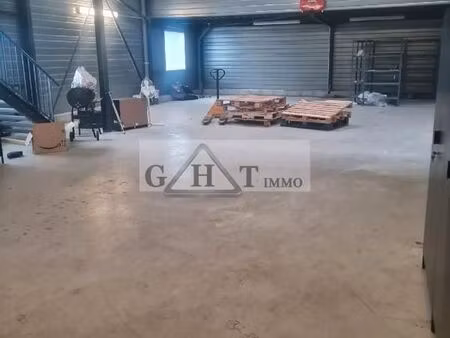 local industriel 300 m²
