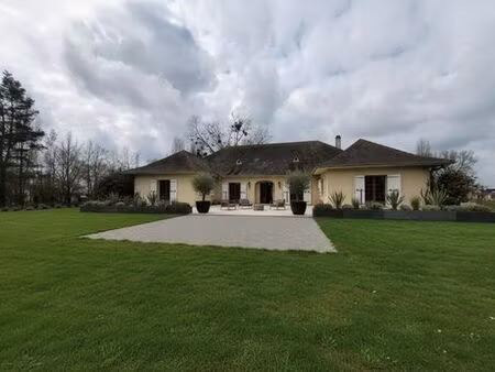 villa de luxe de 10 pièces en vente saint-denis-de-pile  nouvelle-aquitaine