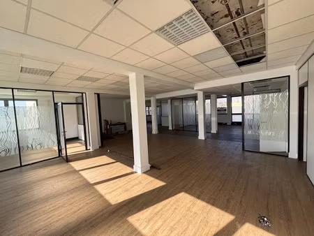 location locaux professionnels 241 m² à colombes (92700)  4 418 €