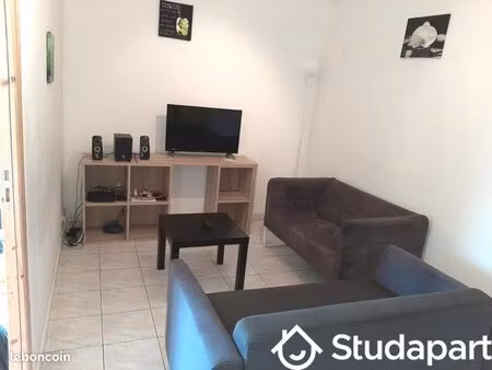 chambre 1 pièce 8 m²
