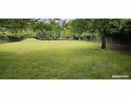 terrain 3500 m² bords