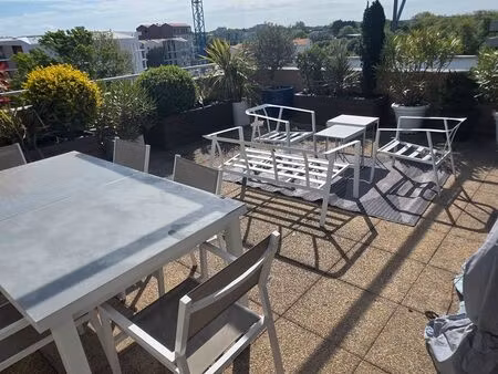 grand appartement t3 avec terrasse et balcon la rochelle centre