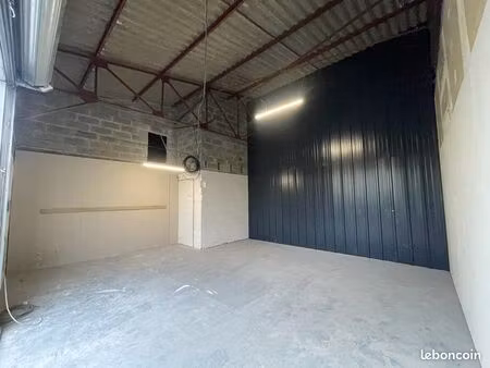 local 75 m2
