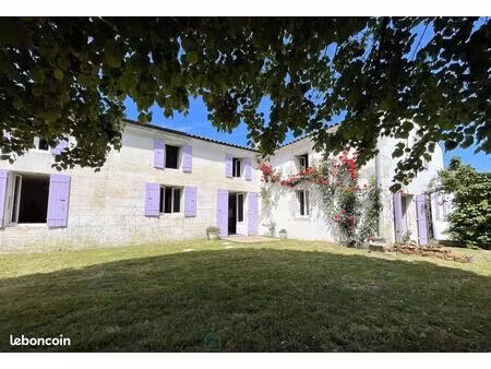 maison 9 pièces 325 m²