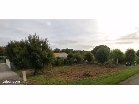 terrain 426 m² anais
