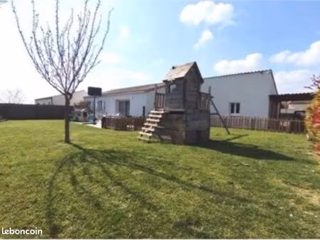 ⸻ ? une maison où il fait bon vivre – calme  confort et proximité