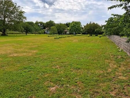 terrain 3 420 m² geay