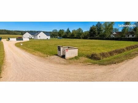 terrain 1 022 m² brecy