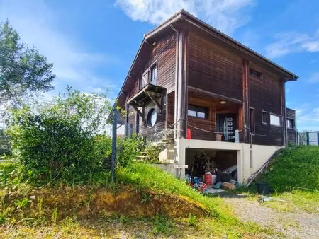 maison de 4 pièces de 140 m² à sainte-marie-de-gosse