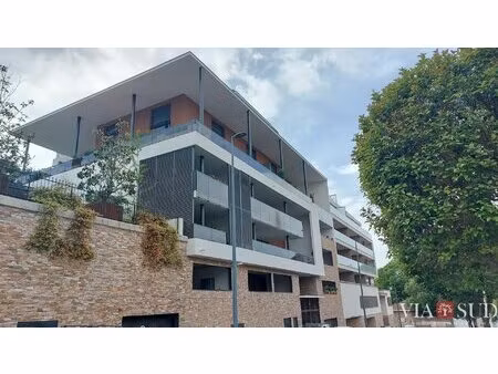 appartement t3 récent avec terrasse et parking quartier champs de mars à béziers