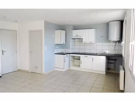 location appartement  m² t-2 à naucelle  460 €