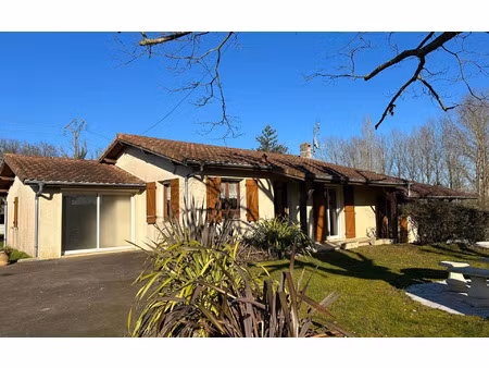 location maison  m² t-4 à aire-sur-l'adour  1 150 €