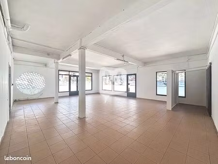 local commercial 158 m² cayenne