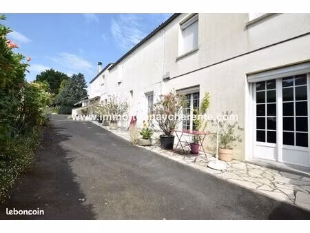 maison 12 pièces 303 m²