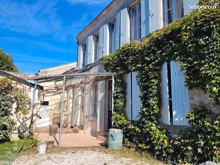 maison 8 pièces 247 m²
