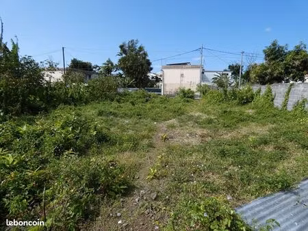 terrain 511 m² saint benoit
