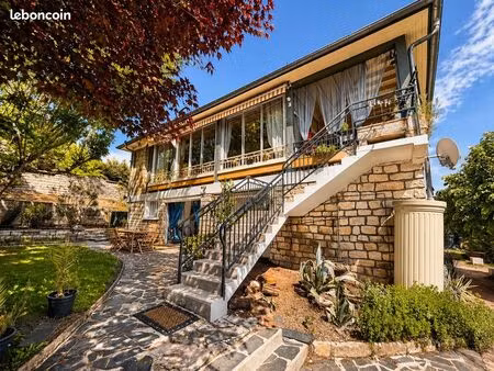 maison 9 pièces 259 m²