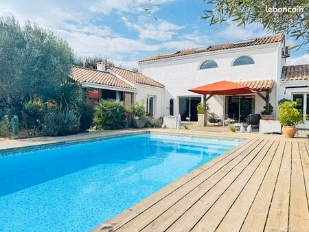 villa 5 pièces 169 m²