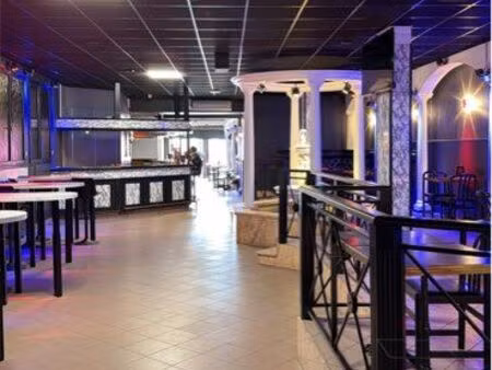 local commercial 450m2