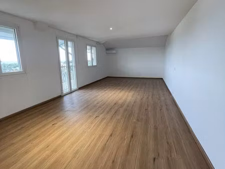 local 368 m² saint-benoît