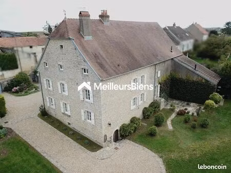 propriété 10 pièces 285 m²