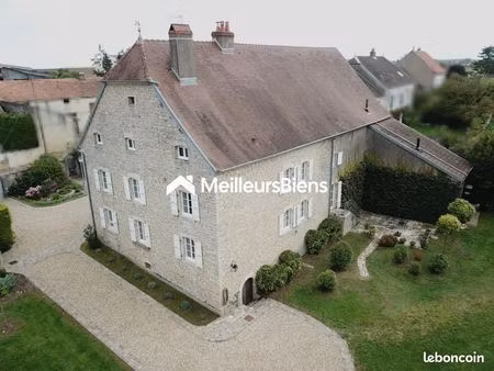 propriété 10 pièces 285 m²