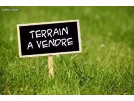 terrain 1 756 m² corrombles