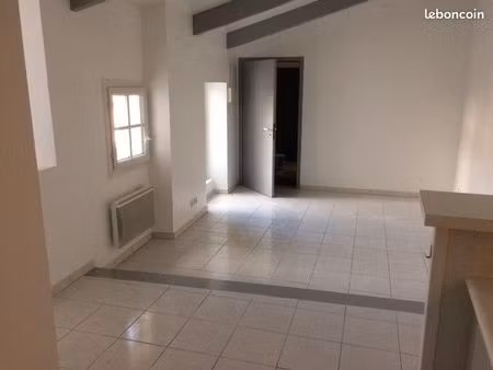 studio 1 pièce 28 m²