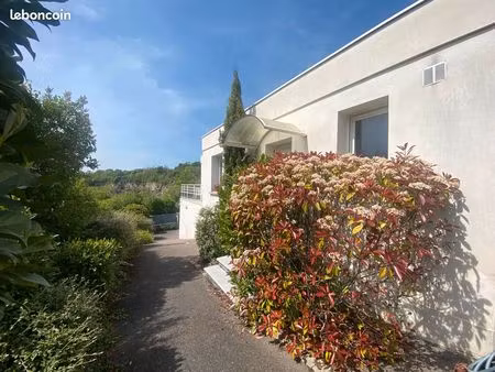 villa d’exception avec vue panoramique sur la vallée – talant