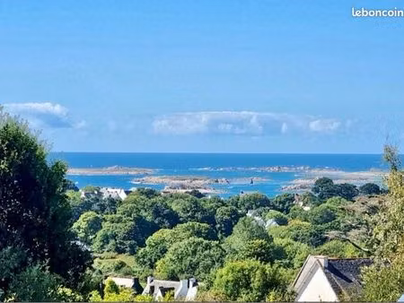 au calme proche commerce et’vue mer