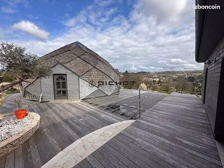 chalet 6 pièces 582 m²