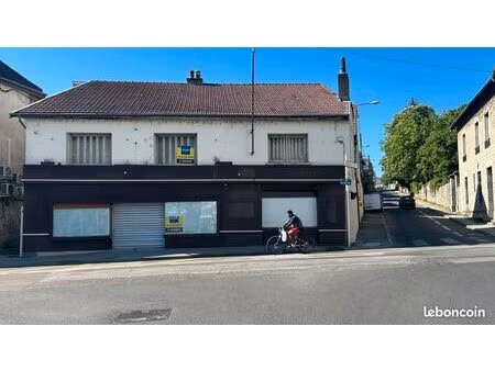 immeuble 20 pièces 750 m²