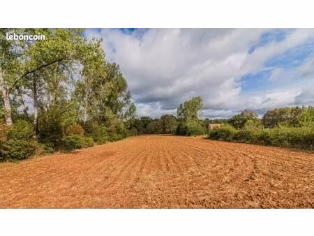 terrain 5 050 m² excideuil
