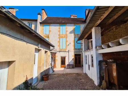 immeuble 10 pièces 240 m²
