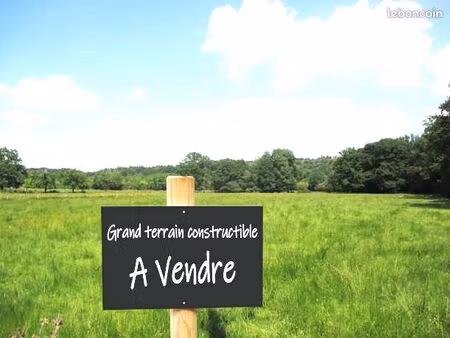 terrain champcevinel