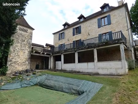 maison 8 pièces 215 m²
