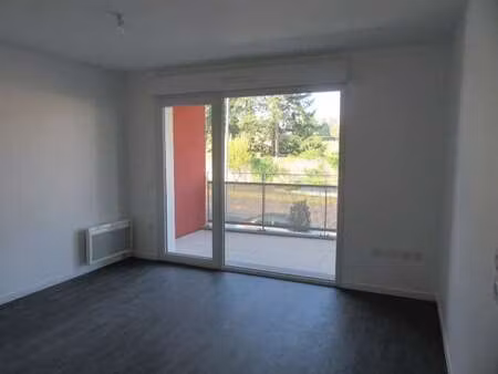 location appartement 2 pièces à la roche-sur-yon (85000) : à louer 2 pièces / 38m² la roch