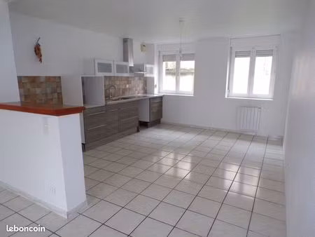 loue grand t3 traversant 88m2 à nancray