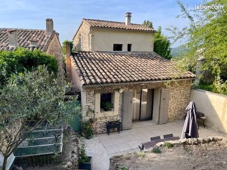 maison de village avec jardinet ??