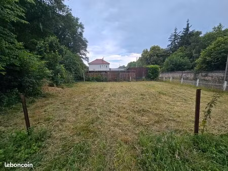 terrain 300m2
