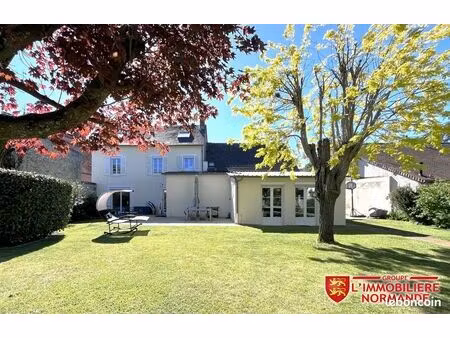 maison 9 pièces 217 m²