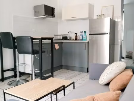 2 pièces 25 m2 chateauvert