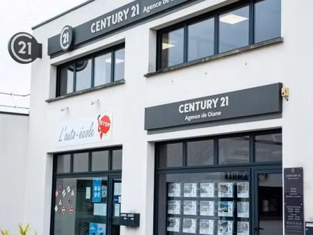 commerce 131 m²