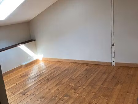 maison entièrement rénovée avec cour