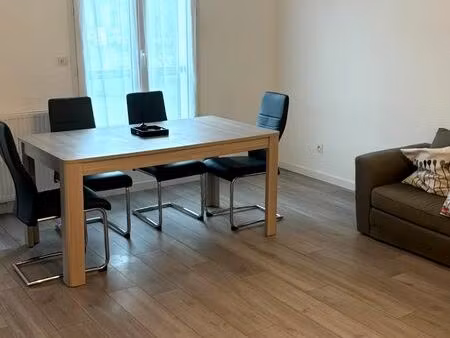 vend appartement t2 meublé avec place de parking chartres centre