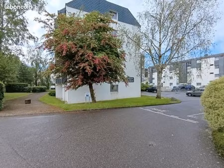 2 places de parking sécurisées en sous-sol – vendues louées – bonne rentabilité
