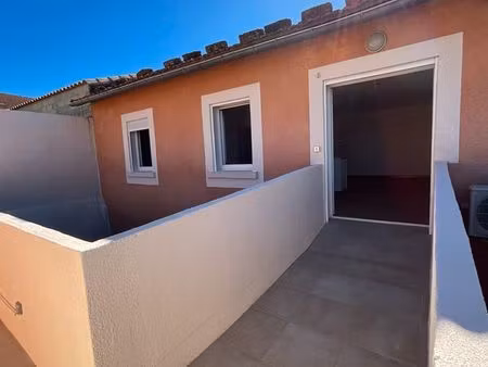 appartement t3 avec terrasse  centre de pujaut