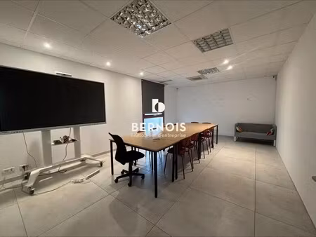 location bureaux 167 m²