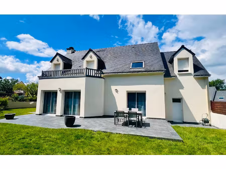 maison elven 170 m² t-6 à vendre  431 600 €