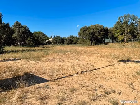 terrain 524 m² vers pont du gard